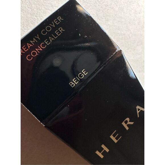 HERA Creamy Cover Concealer 7.5g. Color beige - Picture 5 of 6